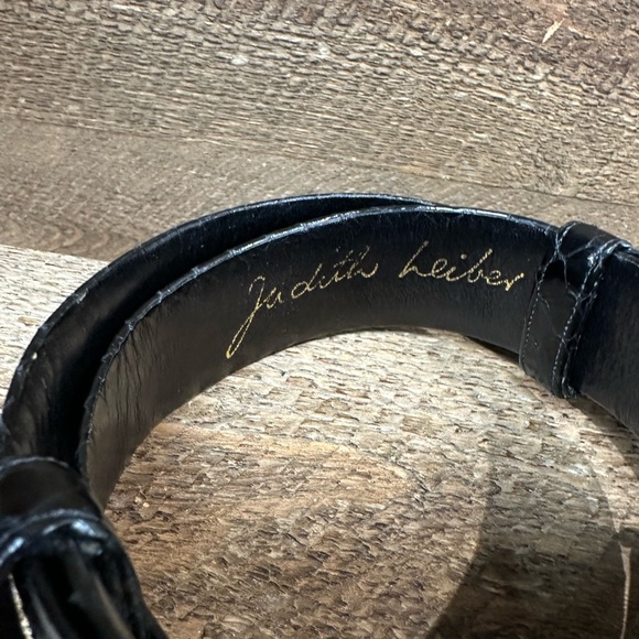 ✨ Vintage Judith Leiber Black Leather Statement Belt ✨ - Picture 4 of 6